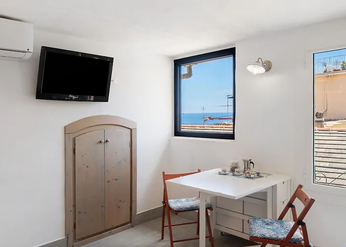 Seaview Flat Old Town